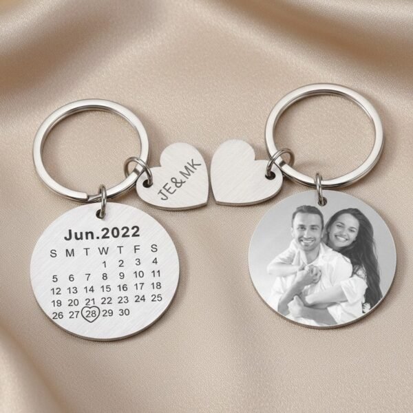 BRINCO-PERSONALIZADO-0008-1-1.jpg Chaveiro Calendário Redondo, Personalizado, Aço Inox — foto 2 de 7