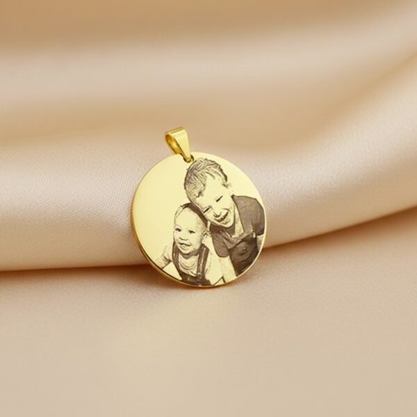 Pingente Redondo 2,5cm, Personalizado com Foto, Gravação a Laser, Banhado a Ouro