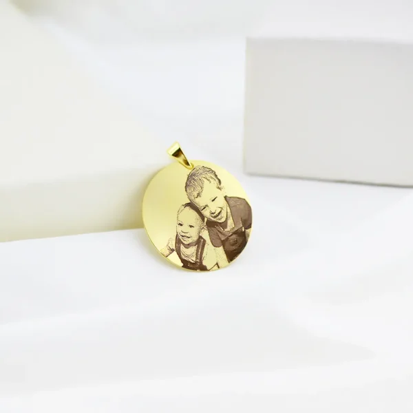 Pingente Redondo 2,5cm, Personalizado com Foto, Gravação a Laser, Banhado a Ouro — foto 4 de 7