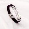 Pulseira masculina de silicone com placa de aço gravada com nome personalizado